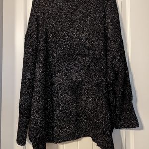 Long sleeves light sweater